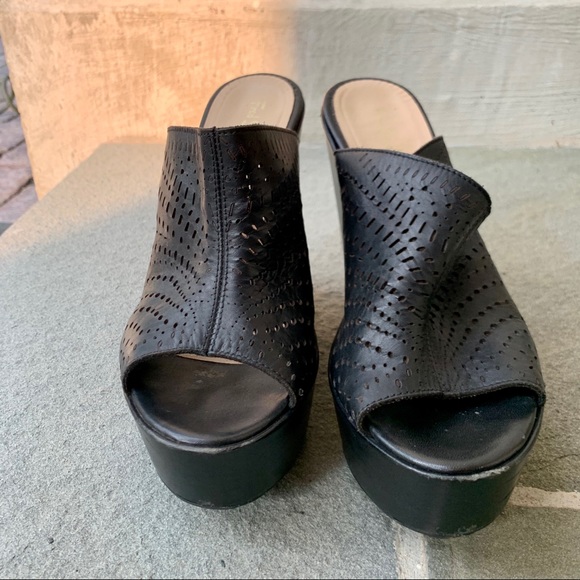 Fred Segal Feet Laser Cut Wedges - Picture 2 of 8